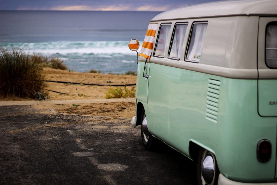 Trouver une place de parking pendant son voyage