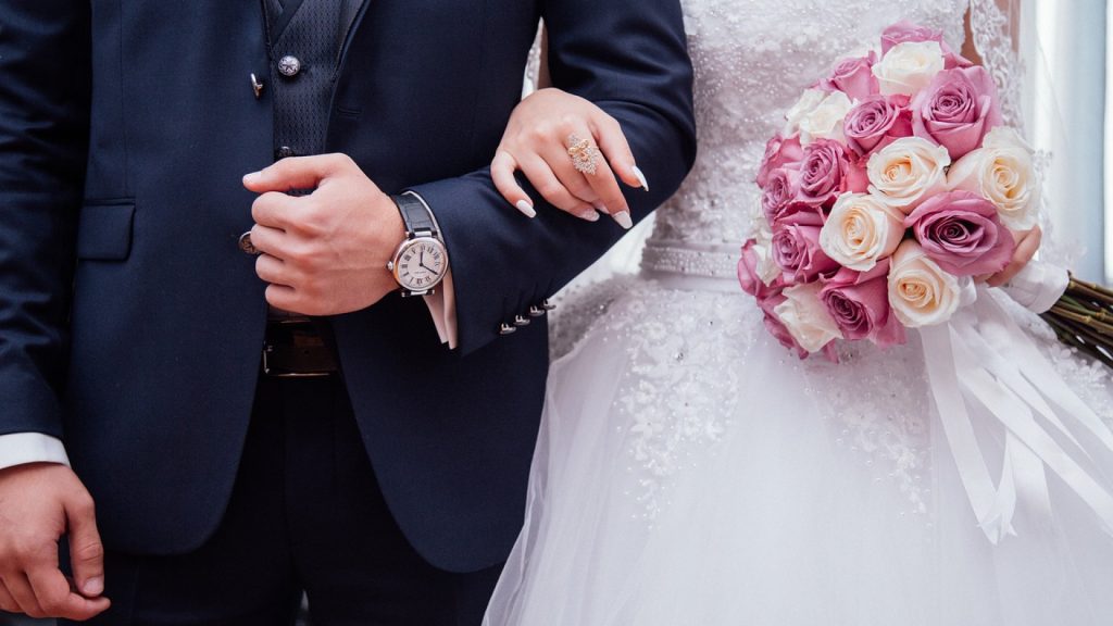 Cinq détails originaux pour mettre en valeur la tenue d’un marié